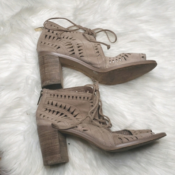 Vince Camuto tarita cutout lace-up sandal 8 - Picture 7 of 12